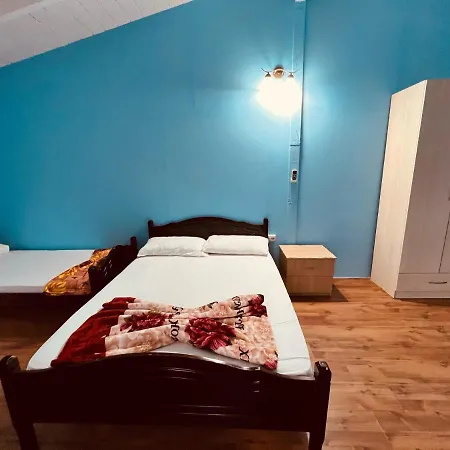 Favela Chic 3* Plazhi San Pietro